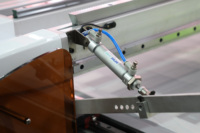 Machine de découpe automatique CNC YINENGTECH pour tissus d'habillement, table de découpe pour textiles, toile, fourrure, tissus tissés
