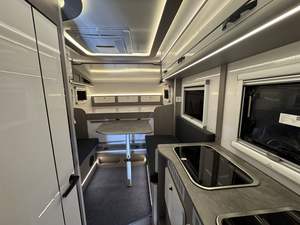 Camioneta Todoterreno con Espacio para Comer, Baño y Tanque de <span class=keywords><strong>Agua</strong></span> para Campamentos al Aire Libre, Uso Recreativo de Camioneta RV - Product Image 4