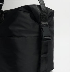 Sac de sport et de voyage unisexe personnalisable en nylon, grande capacité, portable, imperméable, léger, avec compartiment sec/humide - Product Image 2