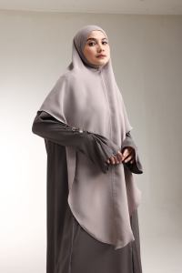 Ensemble Abaya en Soie Royale Élégant Effet Ombré avec Poignets Plissés, Idéal pour le Wudhu et le Quotidien - Product Image 6