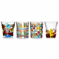 Verre à whisky géométrique coloré au design élégant et moderne, idéal pour le bourbon, le scotch et les cocktails, personnalisable dans les pubs