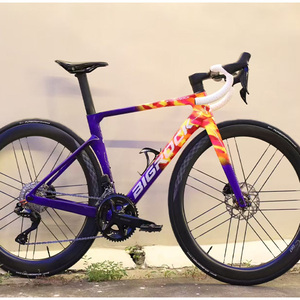 Cuadro de Bicicleta de Carretera de Carbono Aero - Cuadro de Competición Superligero de 920g - Cuadro de Freno de Disco para Carretera con Enrutamiento Interno T47 BB y Tija de Sillín Aero - Product Image 5