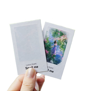 Carta Test per Profumi Personalizzata con Goffratura, Etichetta Invisibile Sensibile all'Acqua in Cartoncino Patinato Versatile - Product Image 2