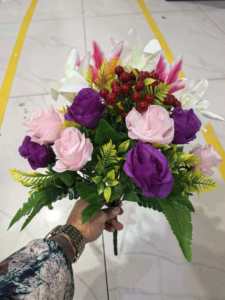 <span class=keywords><strong>2</strong></span> Juegos de Flores Artificiales para Cementerio con Jarrón, Resistentes a los Rayos UV, Rosas y Lirios de Seda, Flores Decorativas para Tumbas - Product Image 4