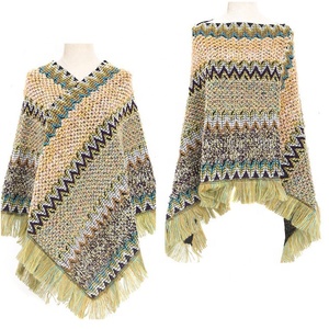 Mode américaine chaud hiver femmes châle pull <span class=keywords><strong>Mohair</strong></span> fourrure fil coloré tricoté <span class=keywords><strong>Poncho</strong></span> avec pompon pull <span class=keywords><strong>Poncho</strong></span> - Product Image 5