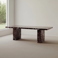 Table à manger rectangulaire en marbre Rosso Levanto de style scandinave moderne et luxueux avec finition polie