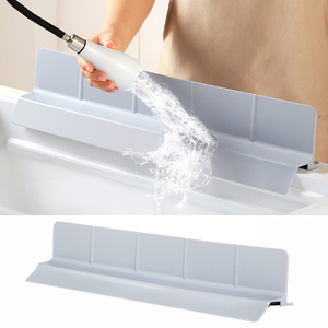 Deflettore d'acqua in silicone per lavello da cucina, antischizzo, con ventosa grande antiscivolo, modello in silicone - Product Image 1