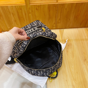 <span class=keywords><strong>Sac</strong></span> <span class=keywords><strong>à</strong></span> <span class=keywords><strong>dos</strong></span> tendance pour <span class=keywords><strong>femme</strong></span> en toile géométrique, style français de luxe, en polyester, grande capacité avec fermeture éclair pour l'université - Product Image 2