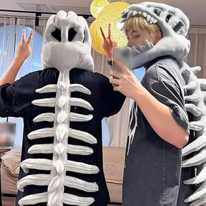 <span class=keywords><strong>Costume</strong></span> de <span class=keywords><strong>squelette</strong></span> de <span class=keywords><strong>dinosaure</strong></span> pour homme, masque de crâne de Spinosaurus 3D et colonne vertébrale en peluche pour Halloween, cosplay et jeux d'habillage - Product Image 5