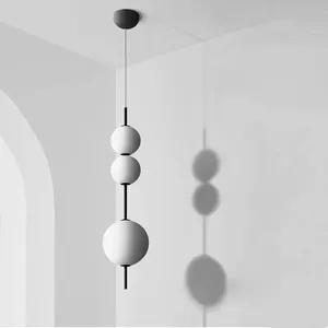 创意现代北欧悬挂吊灯黑色金属天花板吊灯圆形玻璃发光二极管室内吊灯