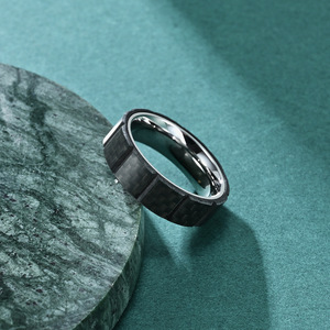 Nouvel anneau en fibre de carbone pour hommes européen et américain en acier au titane noir rainurage circonférentiel en gros - Product Image 3