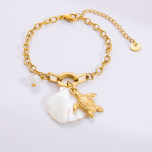 กำไลข้อมือสแตนเลสสตีล 18K PVD ชุบทอง ประดับมุกและเปลือกหอย ดีไซน์หลากหลาย พร้อมจี้รูปหัวใจและสัตว์ทะเล |   กันน้ำและป้องกันการแพ้ - Product Image 5