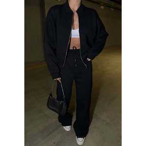 Ensembles de costumes noirs pour femmes avec détails de fermeture éclair - Product Image 2