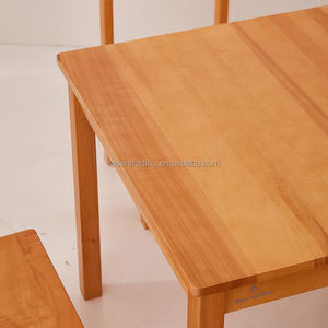 Muebles Infantiles de Diseño Clásico, Mesa de Estudio y Cuatro Sillas, Color Natural - Product Image 6