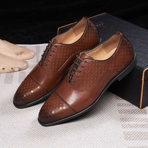 Chaussures Oxford Classiques Faites à la Main en Cuir Véritable pour Homme – Vente Chaude – Grossiste – Chaussures Habillées Formelles pour Homme en Cuir de Vachette à Imprimé Carreaux pour Mariage - Product Image 6