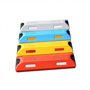 Bloqueur de stationnement antidérapant en plastique robuste 560x150x100mm pour voitures, camions, garages et parkings extérieurs - Vente en gros - Product Image 1
