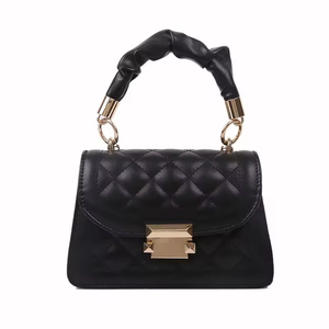 Sac bandoulière tendance en PU pour femme, style coréen, collection hiver 2022, petit format carré, avec chaîne, très populaire sur internet - Product Image 2