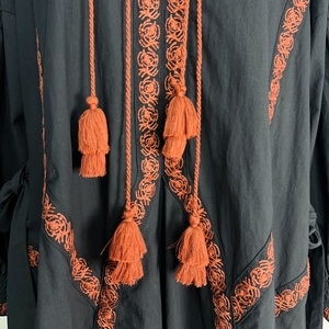 กระโปรงยาวปานกลางลายดอกไม้สไตล์เรโทรปักลายสำหรับผู้หญิง แขนยาว ดีไซน์ใหม่ แรงบันดาลใจจากงานอุตสาหกรรมหนัก ผลิตจากผ้าชีฟอง - Product Image 4