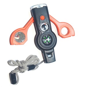 Équipement de survie multifonctionnel 7 en 1 pour l'extérieur : boussole, miroir de navigation, sifflet électronique, lampe torche LED en plastique - Product Image 1