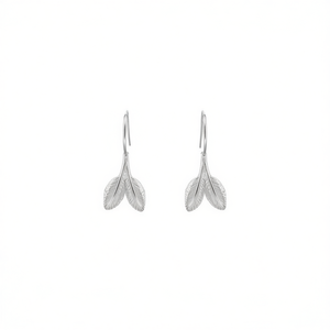 Boucles d'oreilles tibétaines en argent avec plumes pour femmes, bijoux classiques à la mode, en alliage, au design élégant - Product Image 1