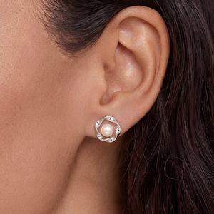 Élégantes boucles d'oreilles clous en argent S925 avec perles d'eau douce et zircon, bijoux floraux délicats pour femme, cadeau de mariage ou de mariée - Product Image 6