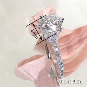 Elegante Anello Principessa Scintillante per Donne, Gioiello da Dito Lussuoso e alla Moda - Product Image 4
