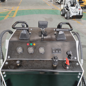 لودر صغير زاحف رخيص الثمن بمعيار EPA Euro5 طراز 360/460/480 مع دلو قابل للوقوف عليه ومحرك ومضخة بسعة 1 طن - Product Image 6