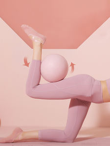 Pelota <span class=keywords><strong>de</strong></span> Pilates <span class=keywords><strong>de</strong></span> PVC, Pequeña, <span class=keywords><strong>de</strong></span> 9 Pulgadas, Mini Pelota <span class=keywords><strong>de</strong></span> Ejercicio Suave y Duradera para Masaje, Estabilidad, Barra, <span class=keywords><strong>Yoga</strong></span>, Ejercicio Físico, Mate - Product Image 6