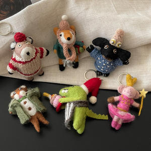 Llavero y Accesorio Decorativo de Peluche de Oso Teddy y Zorro de <span class=keywords><strong>Fieltro</strong></span> de Lana Hecho a Mano <span class=keywords><strong>en</strong></span> Nepal - Product Image 3