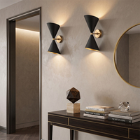 Applique murale LED moderne minimaliste en fer, double tête E26 E27, pour salon, chambre à coucher, chevet