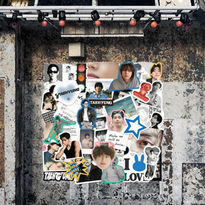 Venta al por Mayor de 50 Pegatinas de PVC de <span class=keywords><strong>Bangtan</strong></span> Boys V <span class=keywords><strong>Taehyung</strong></span>, Pegatinas de PVC del Grupo Idol KPOP, Resistentes al Agua, con Impresión UV, Barniz UV, Decorativas - Product Image 3