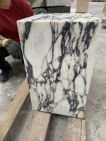 Table d'appoint en marbre Calacatta Viola