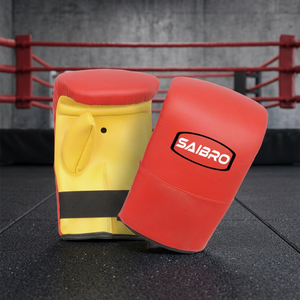 Gants de frappe en cuir PU et cuir de vachette de 8 oz et 12 oz avec logo personnalisé pour l'entraînement aux arts martiaux et la boxe, dotés de poignées ergonomiques - Product Image 4