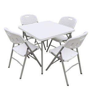 Ensemble de chaises et de table en plastique blanc moderne en PEHD moulé par soufflage, chaise et table pliantes pour fête en plein air, mariage - Product Image 1