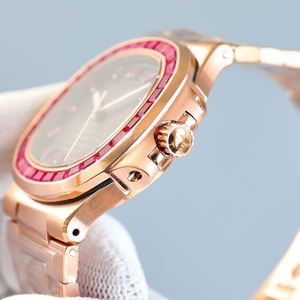 Montre-bracelet sportive au fini platine élégant, cadran à motif ondulé, mouvement à remontage automatique, parfaite pour les événements d'entreprise haut de gamme - Product Image 3