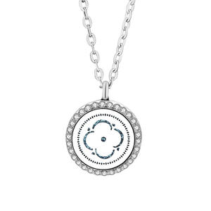 Collar Difusor con Diseño Floral de Acero Inoxidable, Joyería de Aromaterapia - Product Image 5