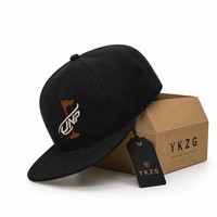 Casquette Snapback en Suédine de Haute Qualité avec Logo Personnalisé Broderie 3D en Relief Casquette de Baseball à Visière Plate Beige Style Urbain Vente en Gros