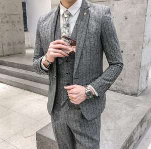 Nuevo <span class=keywords><strong>Traje</strong></span> de Hombre de Lujo Estilo Británico a Rayas <span class=keywords><strong>2022</strong></span>, <span class=keywords><strong>Traje</strong></span> de Hombre de Tres Piezas, Pantalones, Abrigo y Chaleco Coreanos para Hombre, 3 Piezas/Juego - Product Image 4