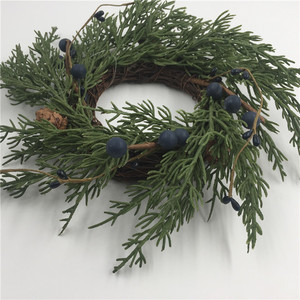 Couronne artificielle en cèdre vert de 10 pouces pour bougie, décoration de fenêtre et de maison - Product Image 6
