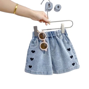 女の子用夏用通気性ソフトデニムショートパンツとドレスパンツ、新しい子供用アウターウェア、レースディテール付きプラスサイズ - Product Image 1