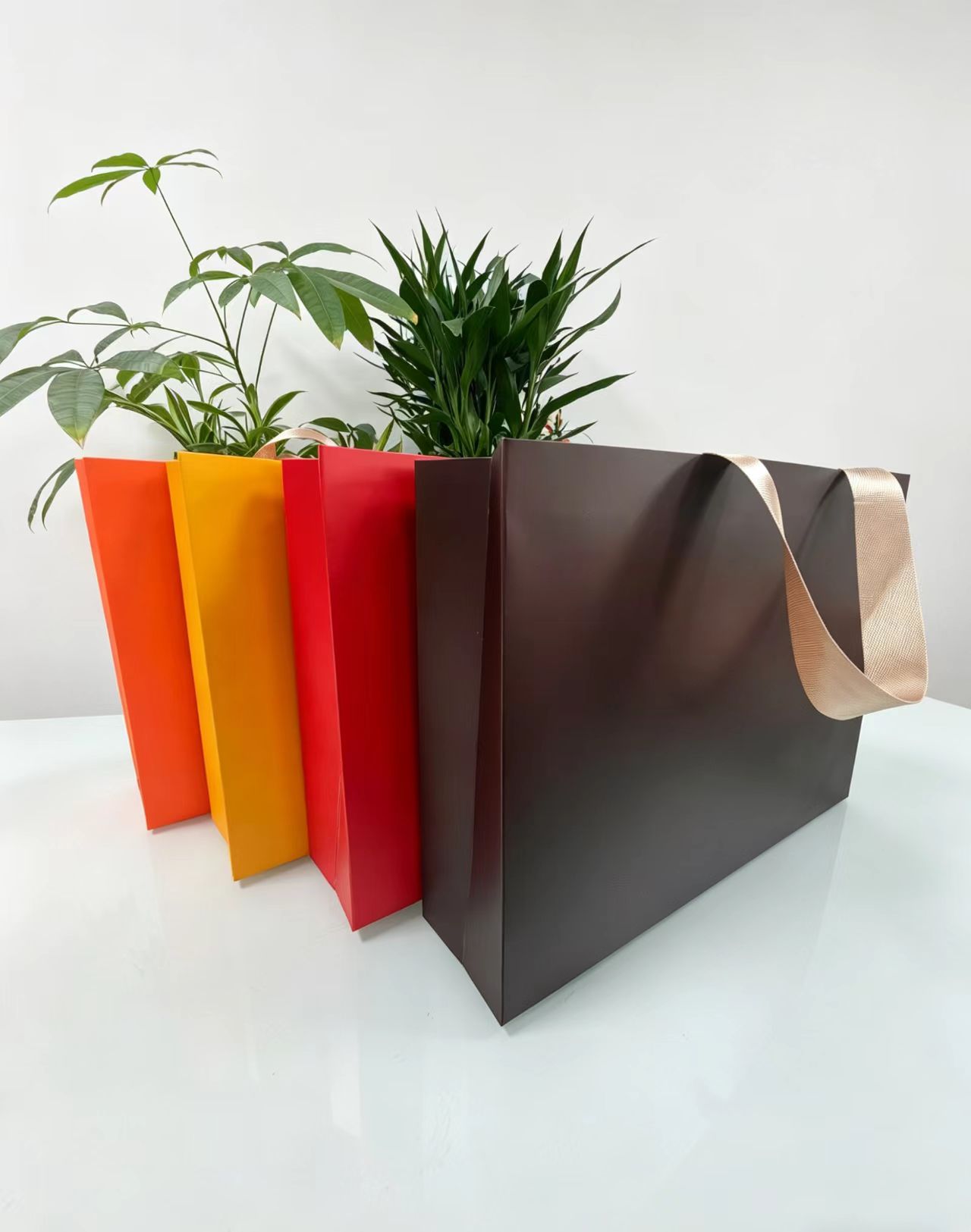 High End Thick Red Paper Shopping Bag with Satin Ribbon Premium Luxury Packaging for Holiday Gifts and Souvenirs