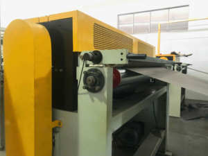 Chine Machines de peinture UV de haute qualité pour panneaux de mélamine haute brillance/ligne de revêtement UV pour panneaux de meubles/MDF - Product Image 3