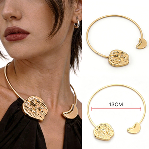 กำไลข้อมือลายดาวทองและใบไม้ พร้อมห่วงคล้องคอและหัวเข็มขัดเคลือบโลหะ - Product Image 6