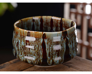 Tazón de Cerámica Iridiscente Hecho a Mano en Japón, Tazón de Cerámica para Beber Té Matcha - Product Image 5