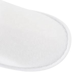 รองเท้าแตะผ้าสำหรับงีบหลับ แบบใช้แล้วทิ้ง สีขาว สำหรับโรงแรม พร้อมโลโก้ - Product Image 3