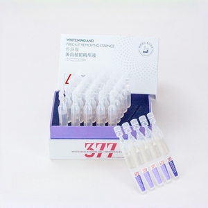 Essence éclaircissante et anti-taches, raffermissante, régénérante, améliore l'éclat, dose unique - Product Image 1