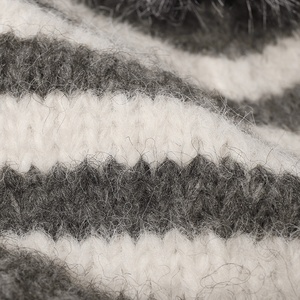 <span class=keywords><strong>Gorro</strong></span> <span class=keywords><strong>de</strong></span> punto jacquard a rayas con pompón para mujer, <span class=keywords><strong>de</strong></span> <span class=keywords><strong>lana</strong></span> mezclada, con contraste <span class=keywords><strong>de</strong></span> color, cuello vuelto, grueso y cálido para otoño e invierno - Product Image 3