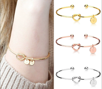 Op maat gemaakte Valentijnsdag DIY bruidsmeisjes armbanden van verguld roestvrij staal met 26 letters, knoop en hartvormige initialen voor vrouwen