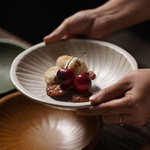 <span class=keywords><strong>Assiette</strong></span> creuse en céramique de style japonais, nouveau design <span class=keywords><strong>tendance</strong></span> <span class=keywords><strong>2023</strong></span>, usage domestique, vaisselle rétro verte à motif couteau, compatible micro-ondes - Product Image 2