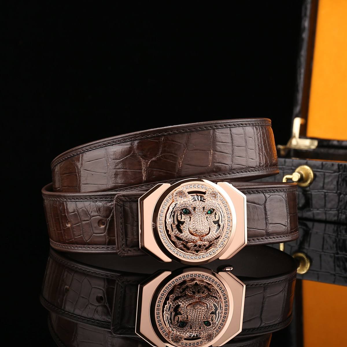 หัวเข็มขัดสีน้ำตาลโรสโกลด์